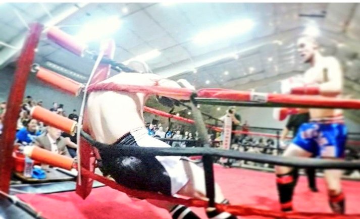 dryared's tweet photo. Sometimes life has you almost going through the ropes. Bite down on your mouthpiece and don't give up.!!! #boxing #cbsboxing #goldengloves #sweetscience #mma #muaythai #thaiboxing #kickboxing #striking #combat #ko #ringsidemedicine #ufc218 #ringsidephysician #octagondoctor https://t.co/JQe2Ndxv5B