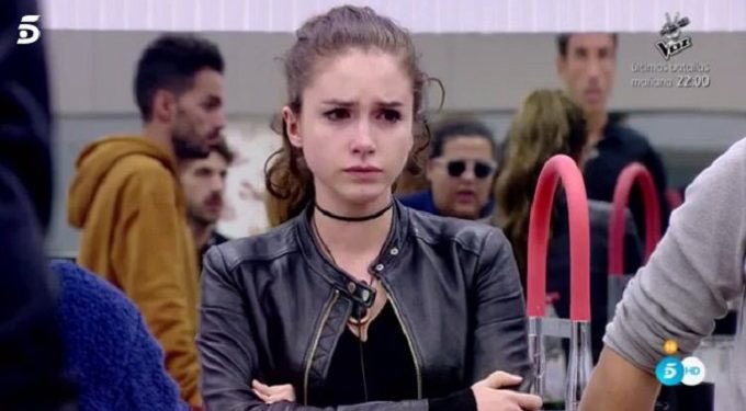 eltelevisero's tweet photo. ÚLTIMA HORA 🔴 Carlota explica a sus compañeros que pasó con José María en 'GH Revolution' https://t.co/X2HpGZQUyi #Gala9GH https://t.co/CvBYPsABAG