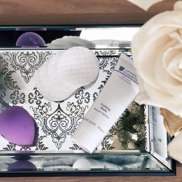 JanssenCosIE's tweet photo. We are treating ourselves to a pamper session this evening to prepare ourselves for the weekend! 😍😍
#janssencosmetics #skincare #beauty #relaxationstation #earlynight https://t.co/eheNSbuQer