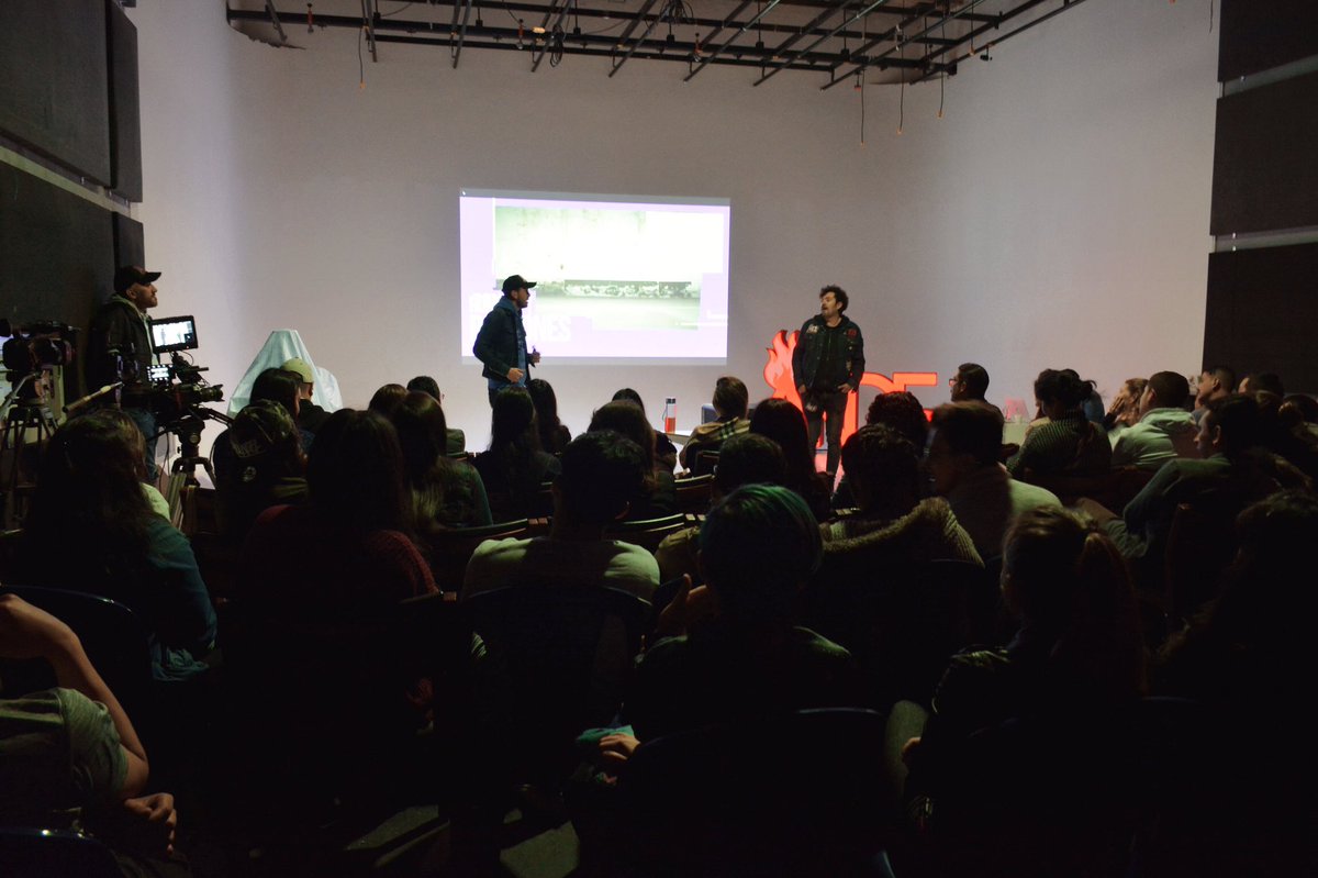 revistapym's tweet photo. @ardeventos reflexiones, anécdotas y mucha diversión fue el balance de la gira “Irreverencia Creativa Estratégica” durante las últimas semanas a cargo de El Pato Zabalza y Mao Aponte de @ardeventos acá en Taller 5 y U. ECCI https://t.co/l0GjW9BQfE