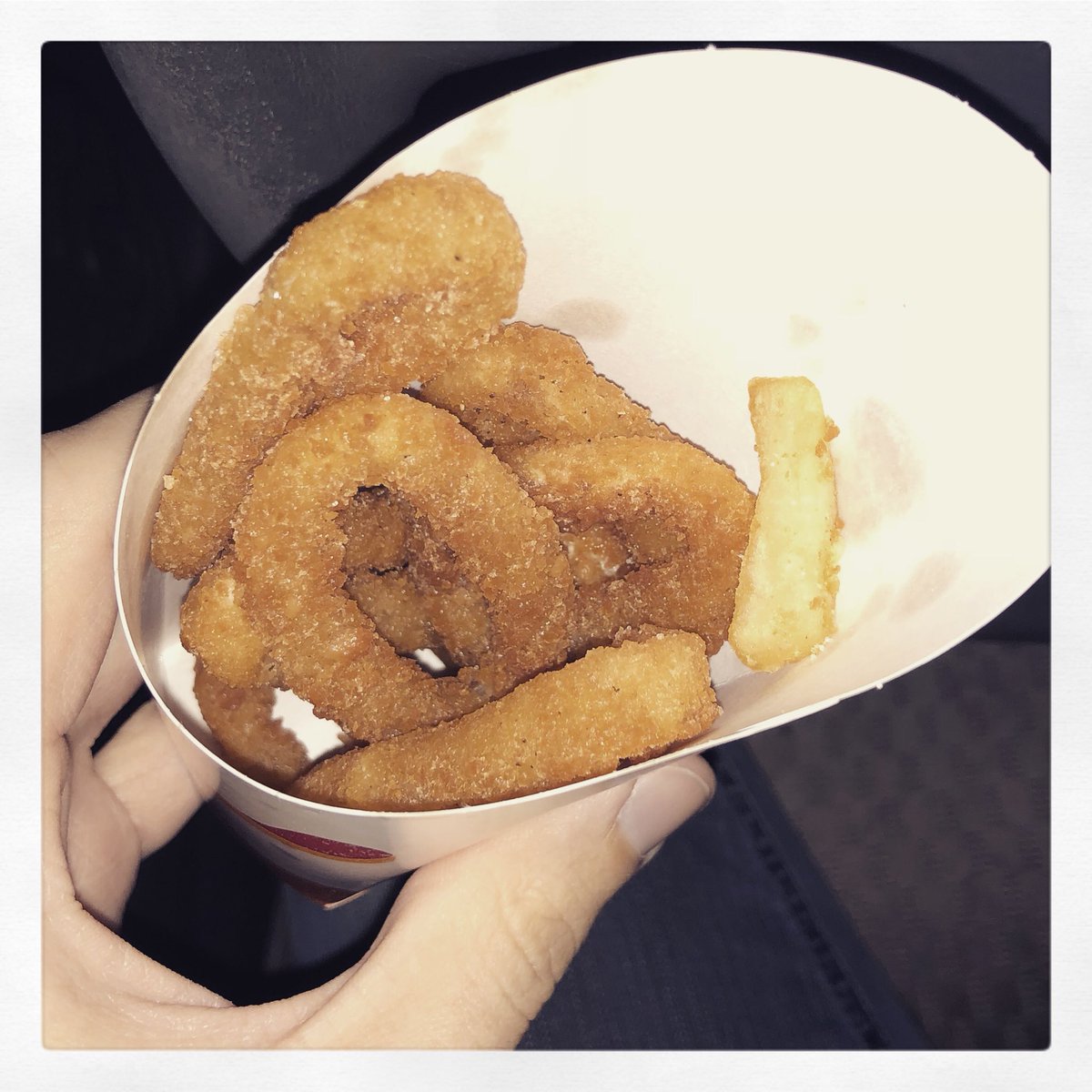 shawnlaizure's tweet photo. It happens the other way too. #onionrings #onefry https://t.co/xMtXiW6Y57