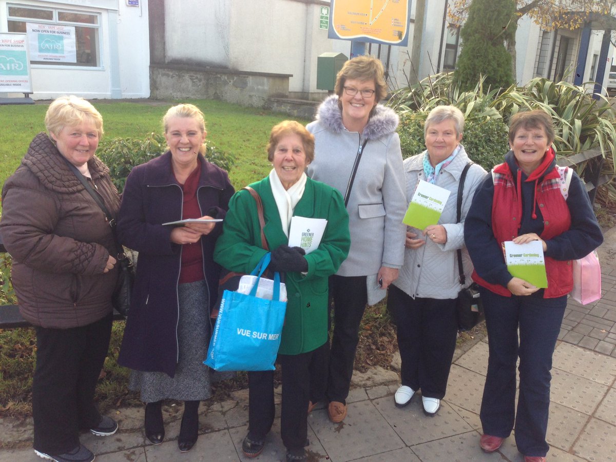 ShamrockSpring's tweet photo. Can't wait to announce #Kildare #wastereductionweek date. Great tips here for #Refuse #ReDuce #Recycle #ReUse. The #wool #craft dedicated ladies from #Newbridge #library #yarnbombing squad πthe #bk2basics tips https://t.co/dObP46oIcL