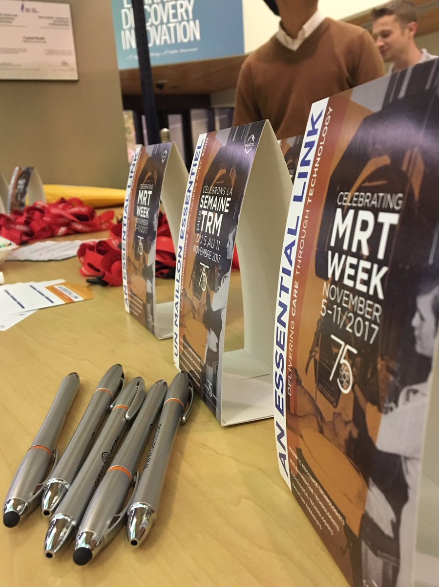 amymunroe13's tweet photo. Dal School of Health Sciences students promoting our professions for MRT Week! #MRTWeek2017 @DalHSCE @DalHealth @CAMRT_ACTRM https://t.co/RgaeSfRgd2