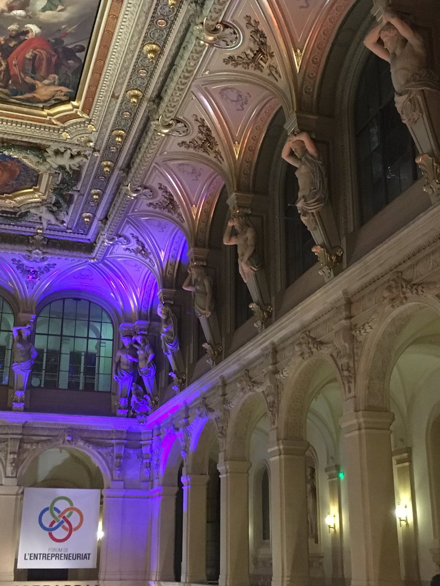 commeuneplume_'s tweet photo. CANON le cadre du Forum de l’entrepreneuriat à la CCI de Lyon !! 👍👍
#FDELYON #CommeUnePlum #FrenchBrand #EntrepreneursLyonnais #CCILyon #OnlyLyon #InLyon https://t.co/Wvj2NqVcrX