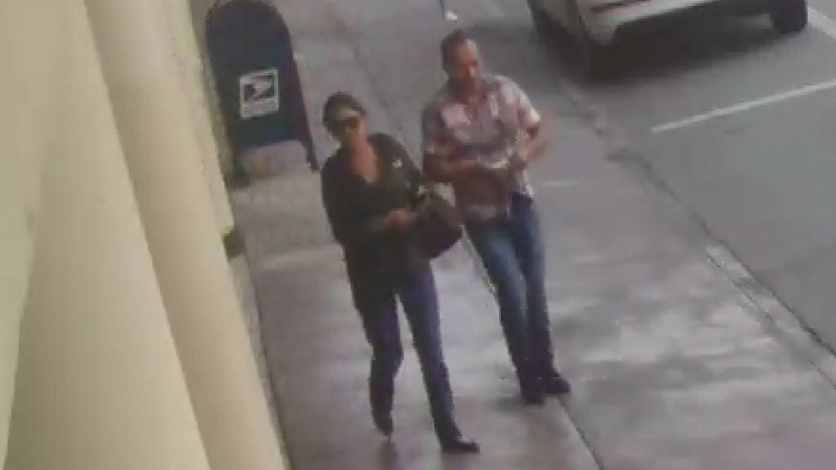 Miami police search for couple who conned 86-year-old woman out of $17,000 bit.ly/2yNbykl?utm_so… https://t.co/vzrCgRcFCg