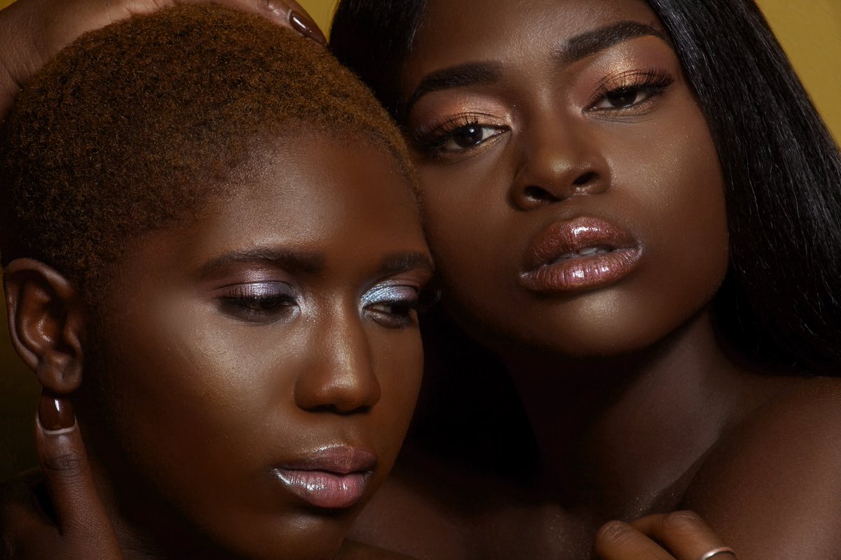 khadijat510's tweet photo. FULL FACE💫💫 @fentybeauty @rihanna mua/photographer : Aquina A’lashae
#GALAXYCOLLECTION #profilter470 #profilter430 #cosmicgloss #FentyBeauty
models: @khadijadania @lbsozg https://t.co/dslHJ9gnYv