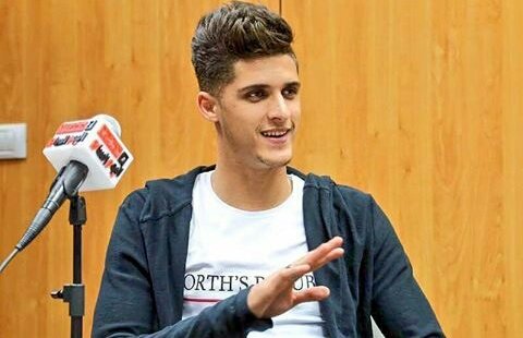 entwaa_1's tweet photo. احمد الشيخ من حلويات مصر دا لو مكنش احلاهم😻💜😍 https://t.co/8PRTNm0xIp