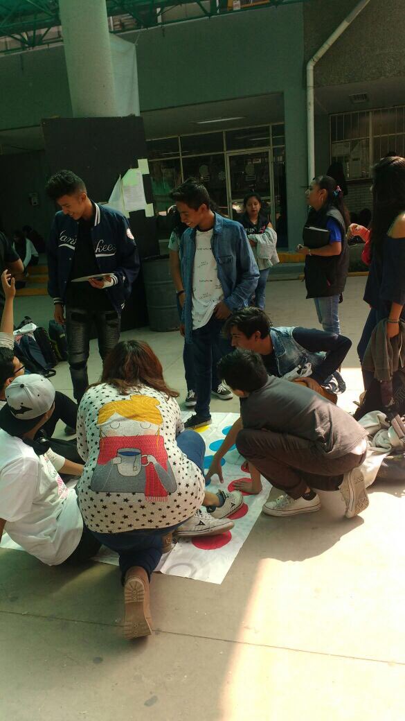 ActividadesPSi's tweet photo. En módulo @P_Prepa_Si de Colbach 13 y Cetis 49 @DelegacionXochi se realizan actividades recreativas y deportivas con jóvenes y se les entrega tarjeta informativa del programa. #EjeDeporteYRecreacion. https://t.co/j8L9HtVZgs