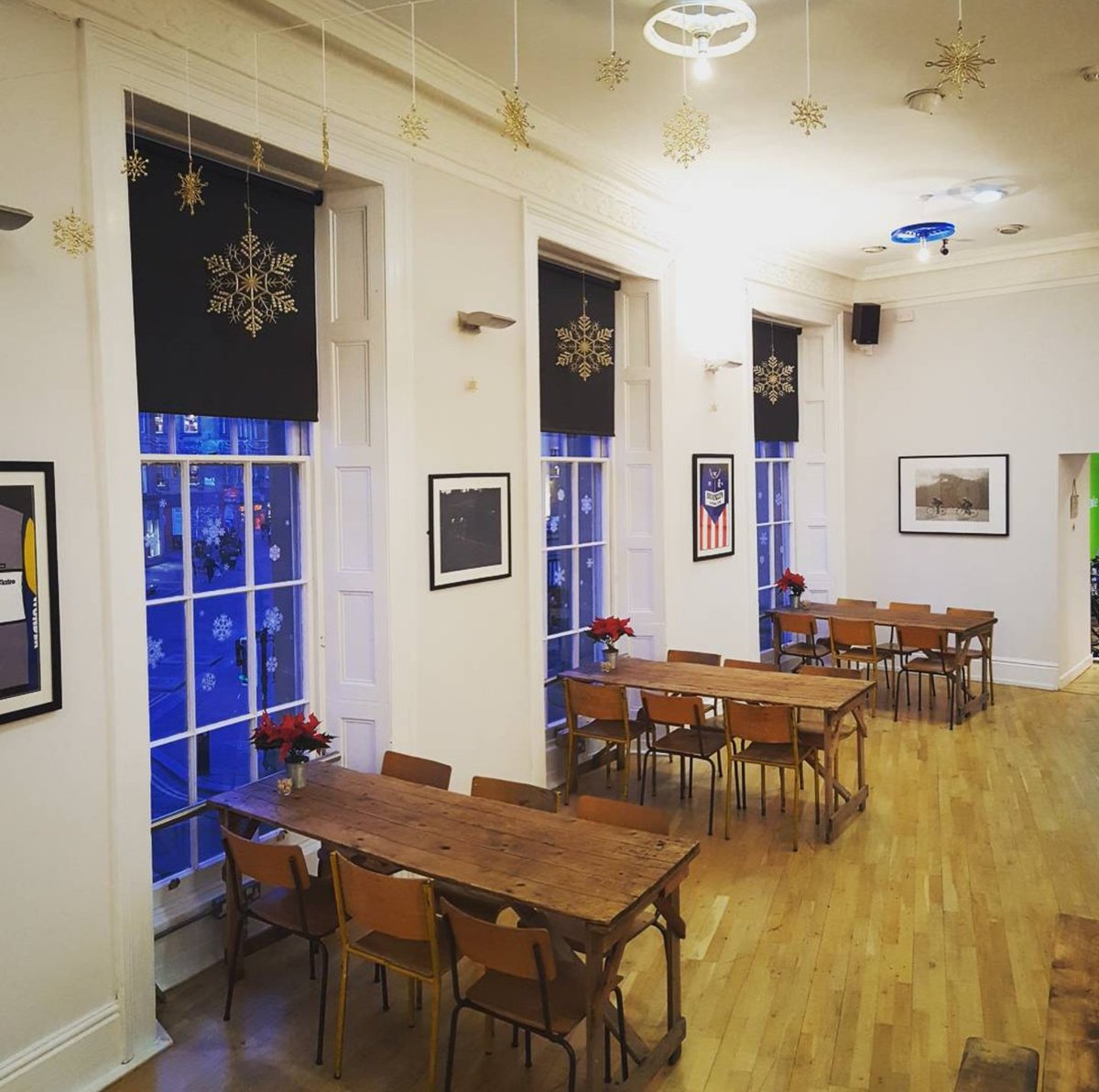 Its beginning to look a #latte like #Christmas :) 

Decorations are up, new stuff will come out soon :) <a href="/thevegancrowd/">The Vegan Crowd</a> <a href="/vegannewcastle/">Vegan Newcastle</a>