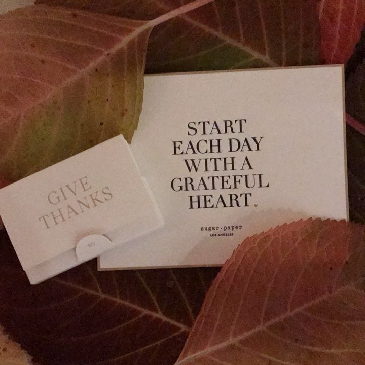 prettypink2lips's tweet photo. Start each day with a grateful heart! So happy that @sugarpaperla is continuing #thethanksgivingproject #givethanks #thanksgivingspirit https://t.co/m9gwhxyGCK