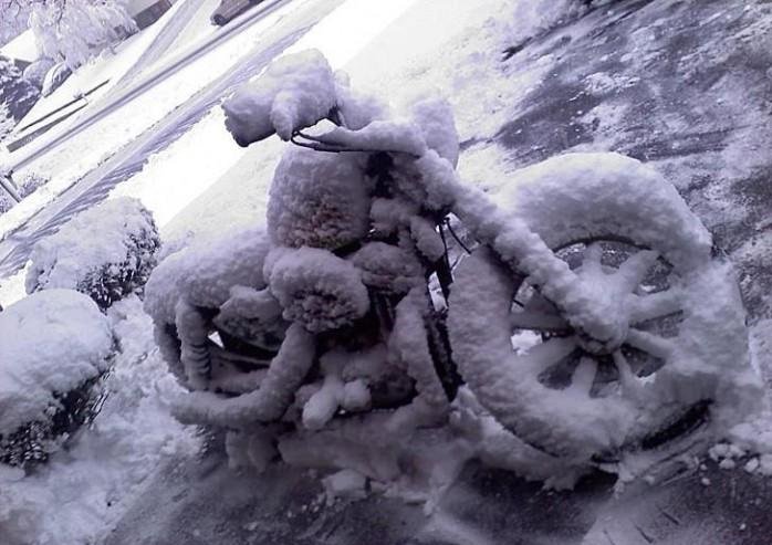 RosaLopezIns's tweet photo. This year is ending and that means winter is just around the corner. Winterize your motorcycle before it's too late. 
Learn more: https://t.co/mgkPwyAXGN https://t.co/2CCBrqXqDs