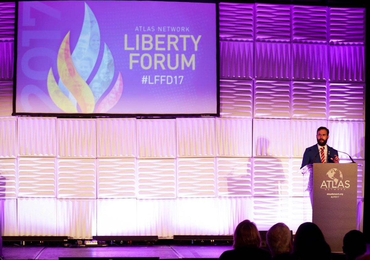 FundLibertadRos's tweet photo. @GarretEdwards, de @FundLibertadRos, fue premiado en el #LFFD17 de @AtlasNetwork representando a nuestra institución. Felicitaciones! 👏 https://t.co/GtPnOJPiTv https://t.co/C7Evc7kv7H