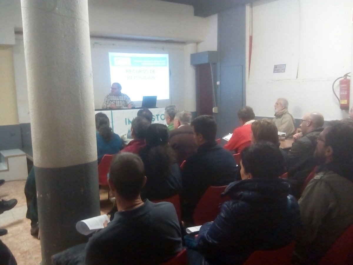 Lleno absoluto en la Asociación de vecinos de Torrero!  #icano #yoestoycontraelica #torrero