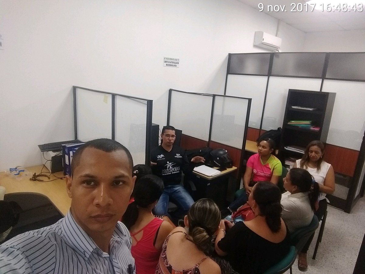 QUIRURGICAUPC's tweet photo. Miembros del Comité de Proyección Social reunidos  con personal de @IndupalVpar en Equipos de trabajo de la @UniPopularCesar. Contamos con la presencia de la Jefe de Departamento Jadys Mojica. @japamoar @EstudiantesUPC @MinSaludCol @EgresadoUPC @ChonaTania @Lilogue1 https://t.co/8OPEbHVRb1