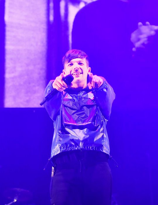 _serials_1D's tweet photo. #LouisAtKey103
😻💜💙 https://t.co/LfoIy93Lvl
