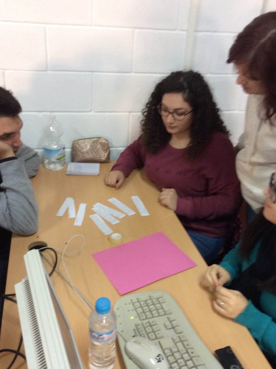 ascbengabirol's tweet photo. Seguimos trabajando en grupo sobre los mitos del amor romántico y la prevención de la violencia con nuestras chicas de Igualdad https://t.co/9SW2uRXKiK