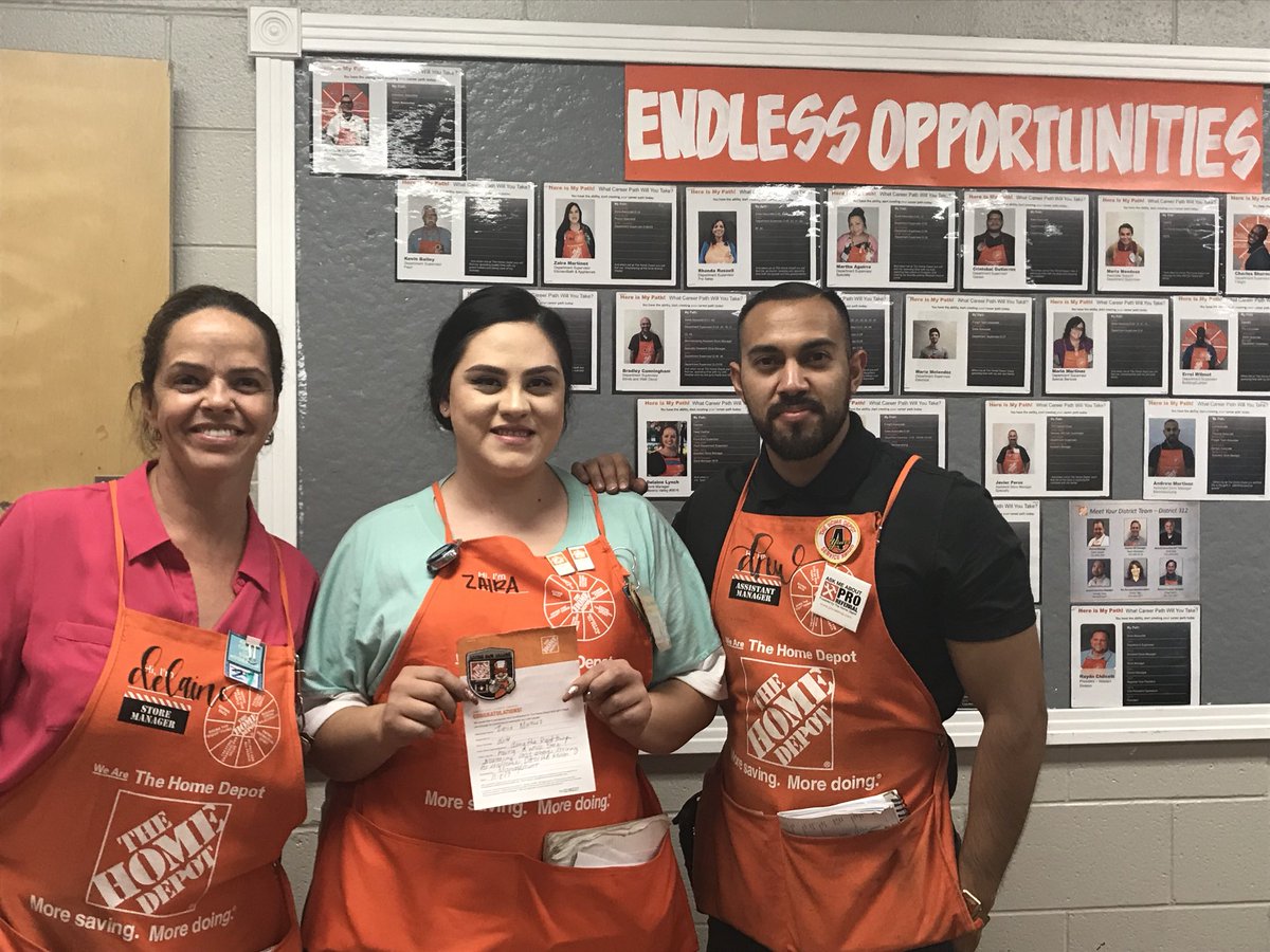 Maria102915's tweet photo. What a great night full of recognition @PacSouth @MoVal0616 https://t.co/2r2jB7Cz8S