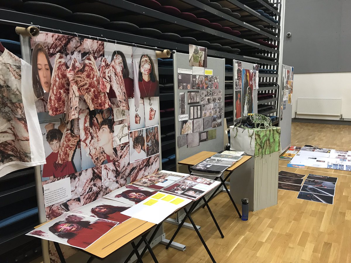 HA_MissChappell's tweet photo. Great evening @HammersmithAcad @HAArtists @DesignTech_HA exhibition. #talent #NextGeneration #ArtistShowcase https://t.co/OwmqNhlnvi