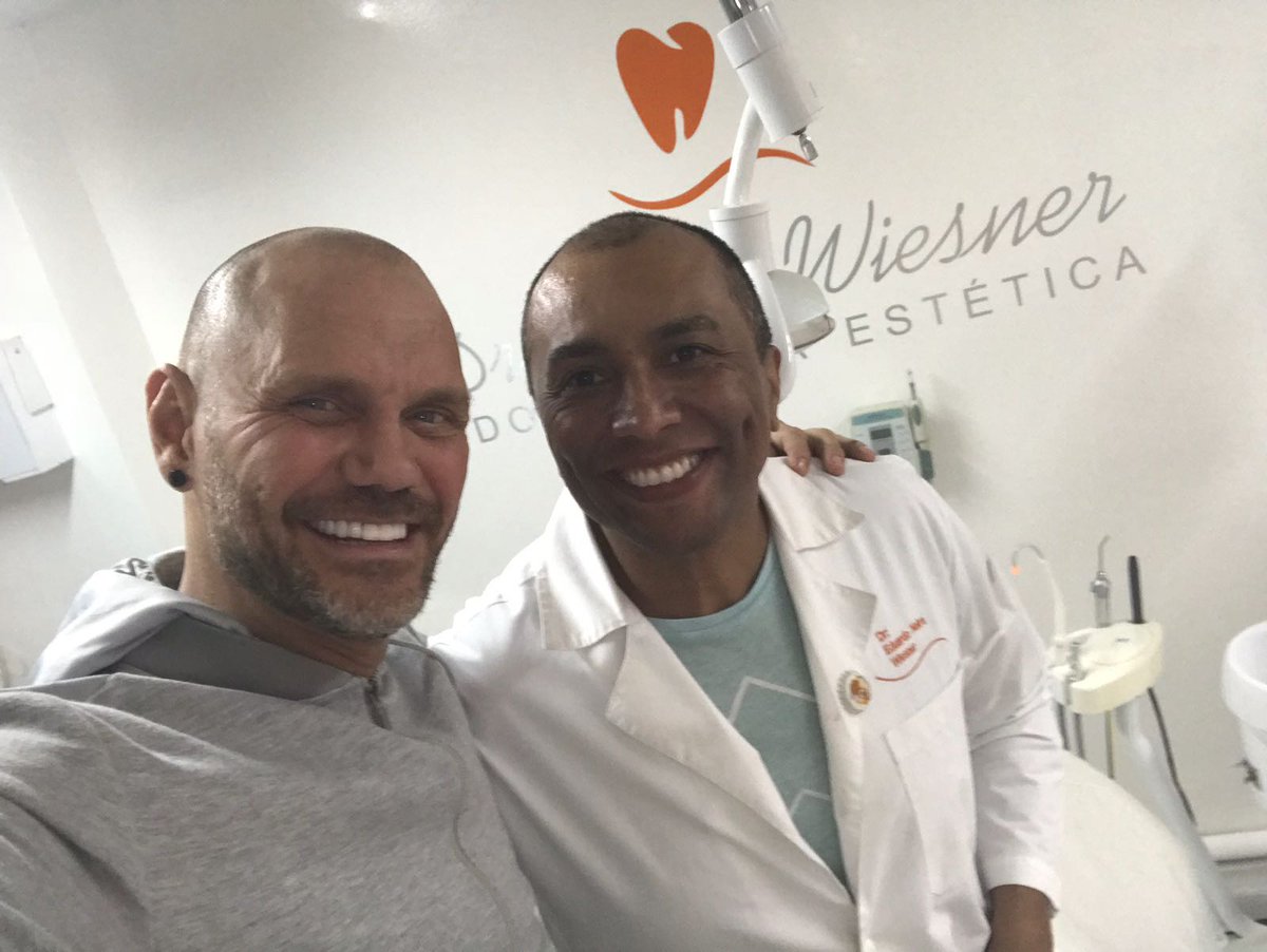 Muy contento con los resultados <a href="/enwodontologo/">Eduardo Neira W.</a> #Recomendado #eduardoneirawiesner #diseño #sonrisa #color 🔝🔝😁😁👌