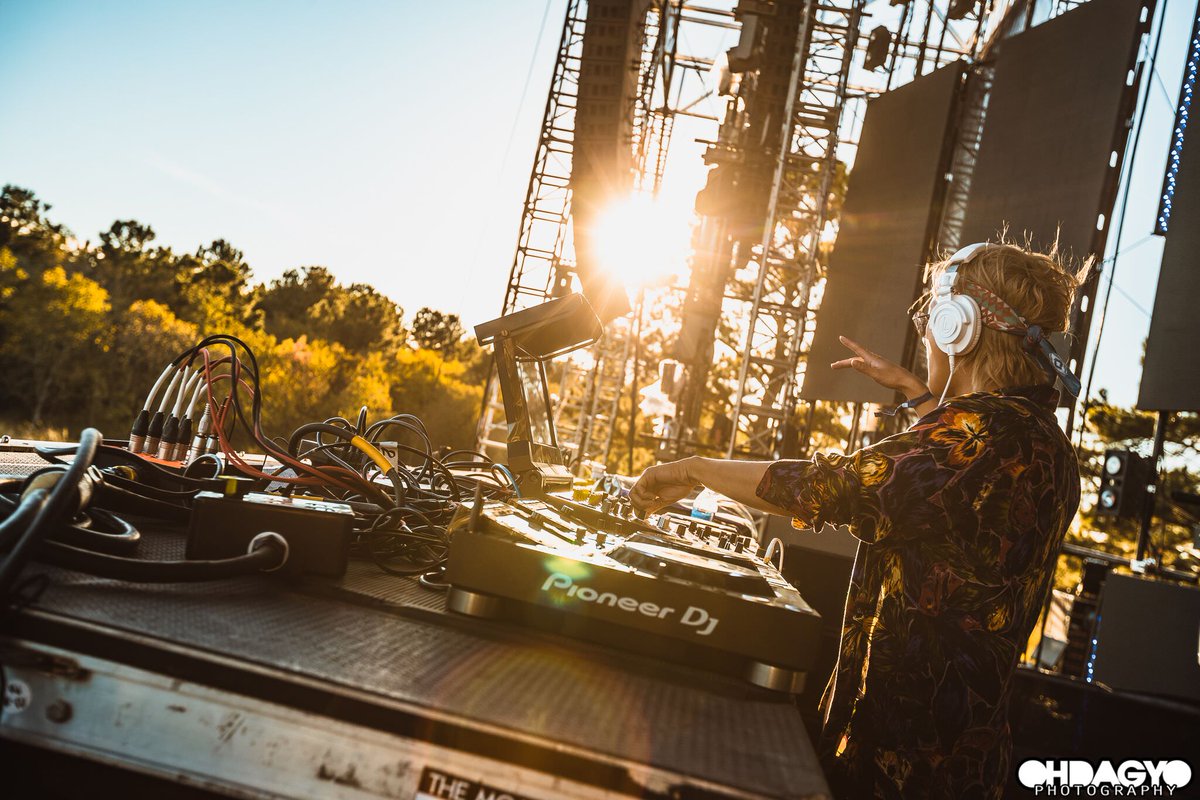 Into the night with <a href="/iamtheELEPHANTE/">elephante</a>