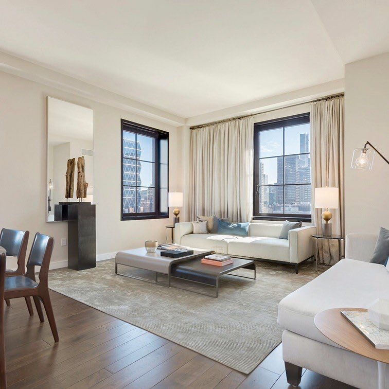 pmrnyc's tweet photo. Manhattan #style https://t.co/I1ilvFI4vA