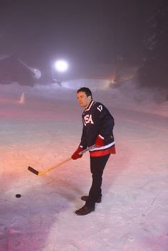 jdbfallons's tweet image. Jimmy playing hockey is so cute oml