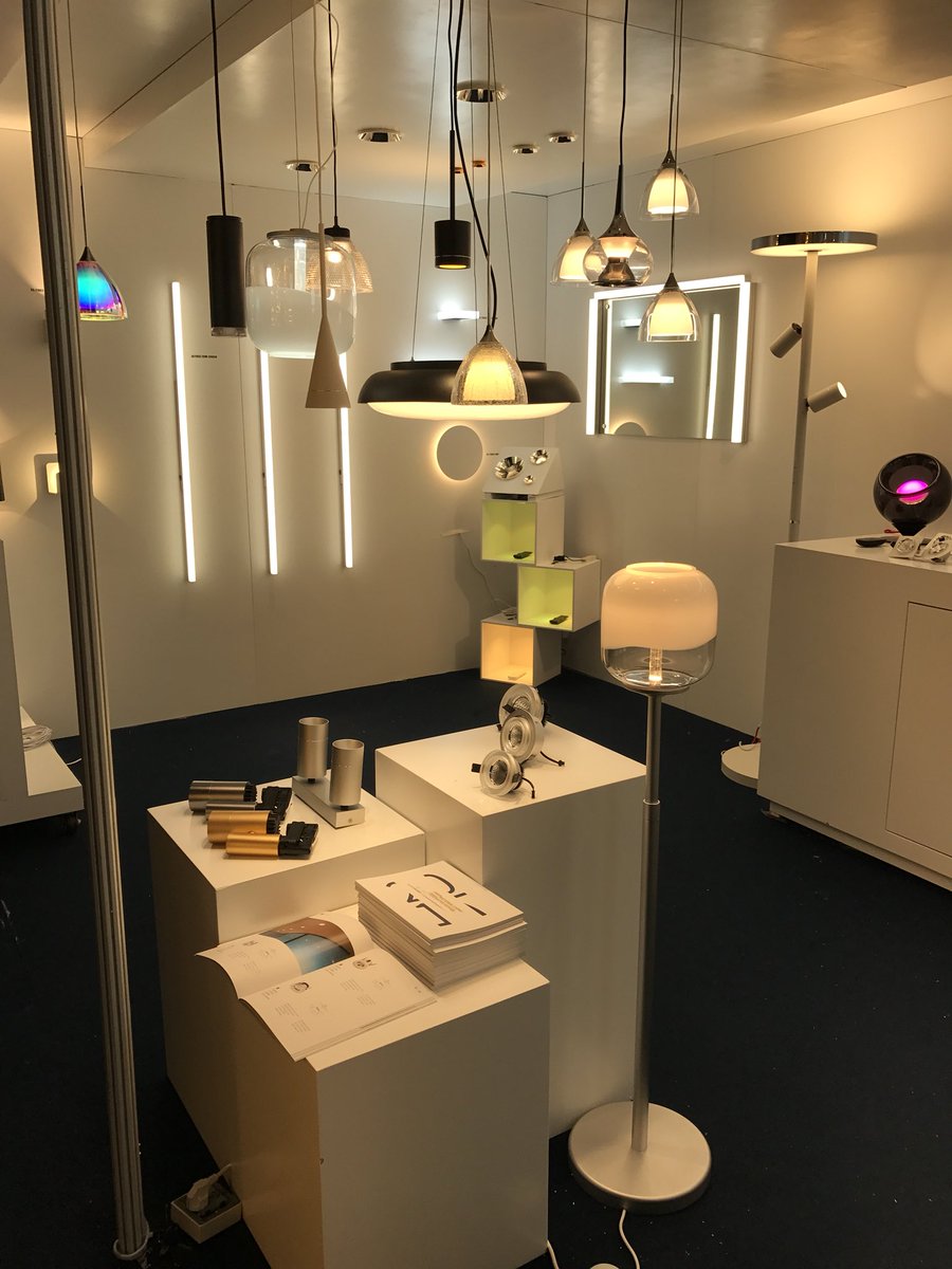 EmmaYu14's tweet photo. #chinamanufacturer #ledlighting #ledlightsmanufacturer #decor #interiordecor #decorativelights #ledpendantlight #pendantlamp #ceingdownlight https://t.co/fBWEk47ezh