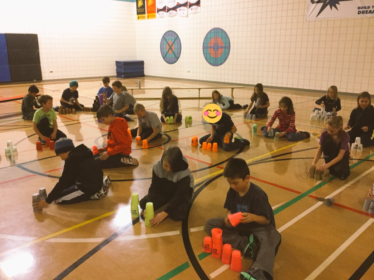 ms_ksokolowski's tweet photo. Had a BLAST stacking today @LESHanover! We learned a few different stacks & even made our own creations! #StackUp2017 #leslearns #hsdlearns https://t.co/K6j8Lut25d