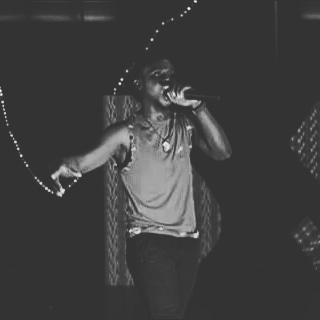 Gyidi_'s tweet photo. Music 101. Do it with passion. 

🔥🔥 #music https://t.co/YUyfnxG5wd