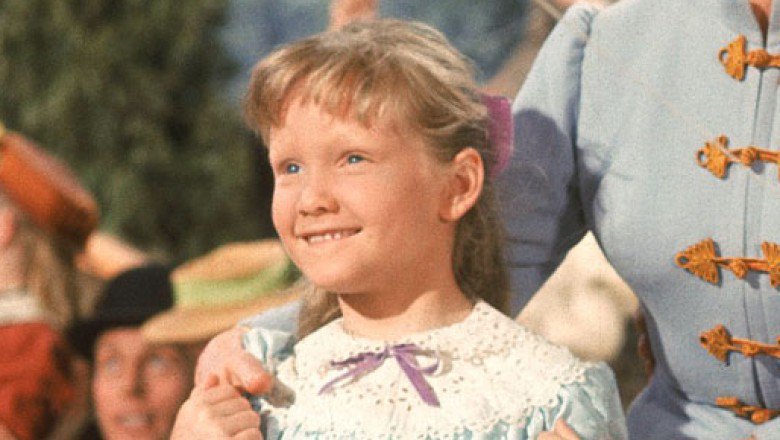 Happy birthday to Disney Legend Karen Dotrice, who portrayed Jane in MARY POPPINS! 