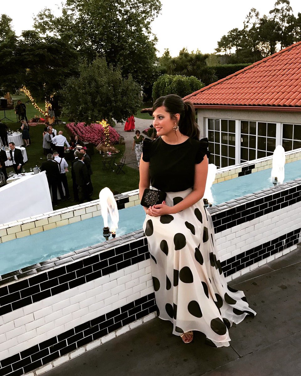 breen_queiruga's tweet photo. #landRober103  na boda da miña mellor amiga https://t.co/DBk1q28IzN