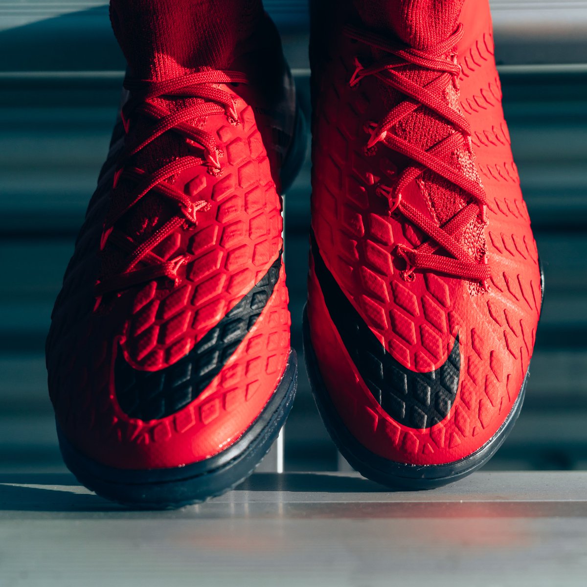 Nikys_Sports's tweet photo. @nikefootball A closer look of the #HypervenomX https://t.co/sDvjltNw4n