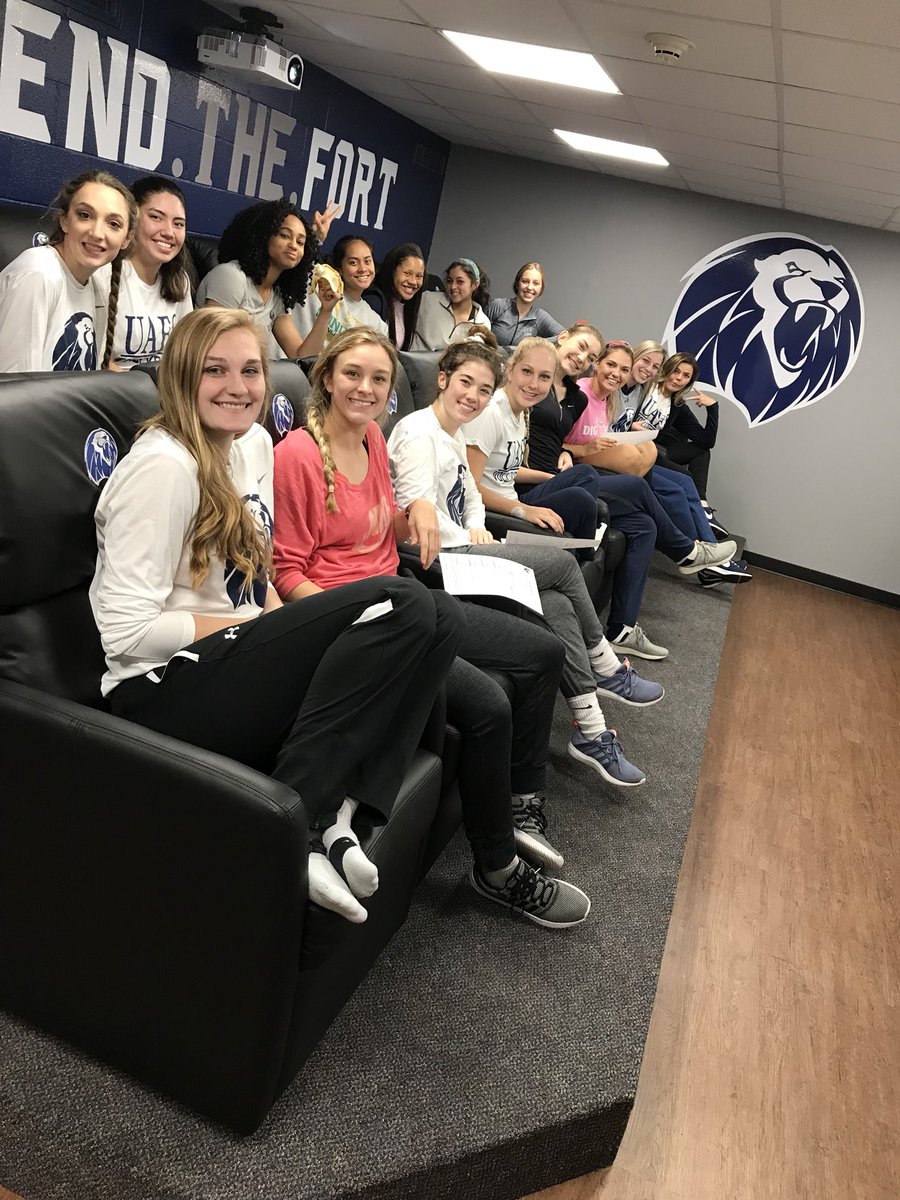 UAFS_Volleyball's tweet photo. First time in the brand new @SonnyWeems13 film room! Thank you to everyone who worked hard to make this an awesome space for our student athletes! #GoLions #DefendTheFort #SeniorNight2017 https://t.co/oOxwur2Tt4