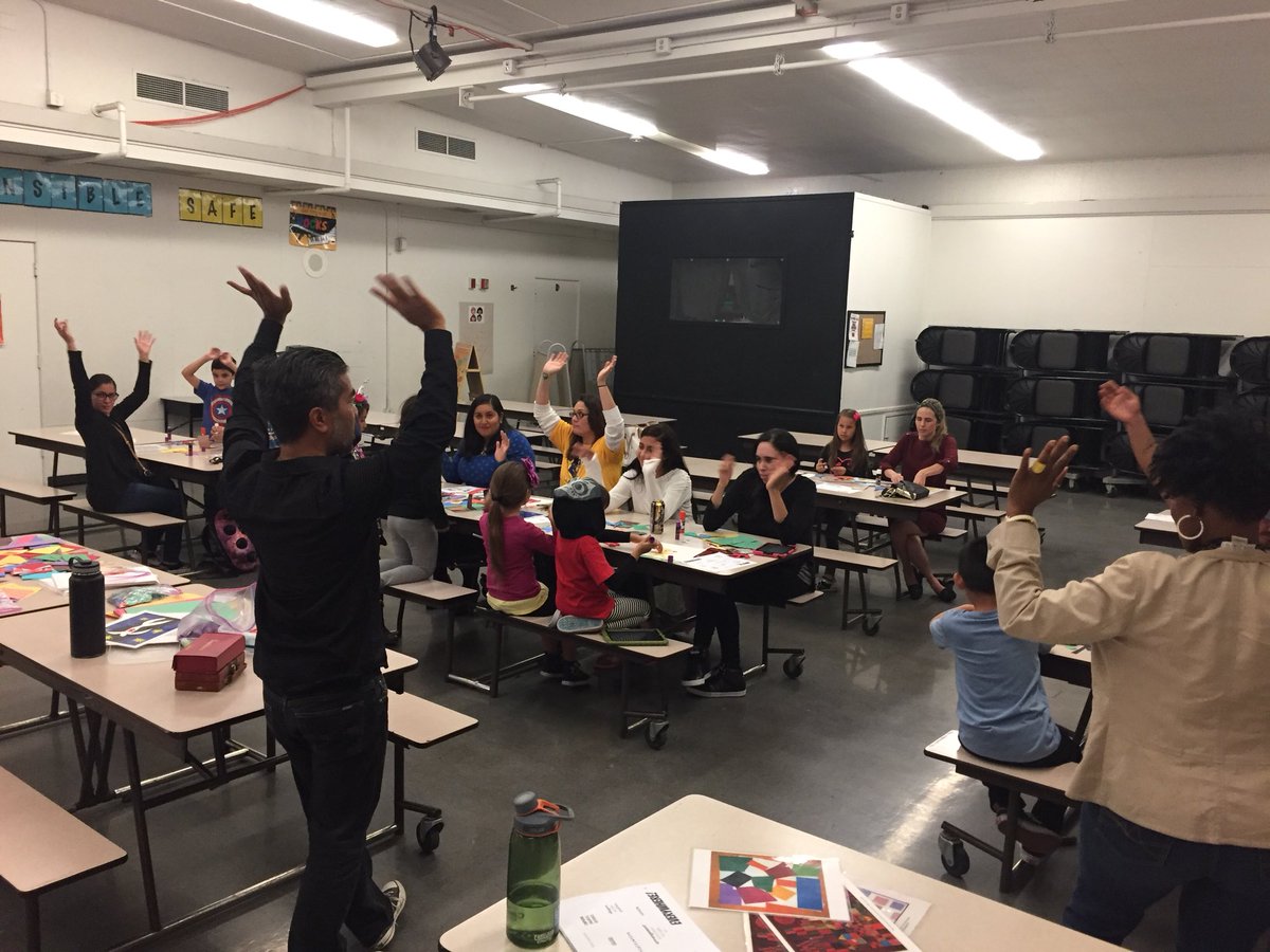sylvialexandra2's tweet photo. Kellogg parents and students exploring Math through Art @CVESDNews @CoTAprogram https://t.co/IcySDrwOGp