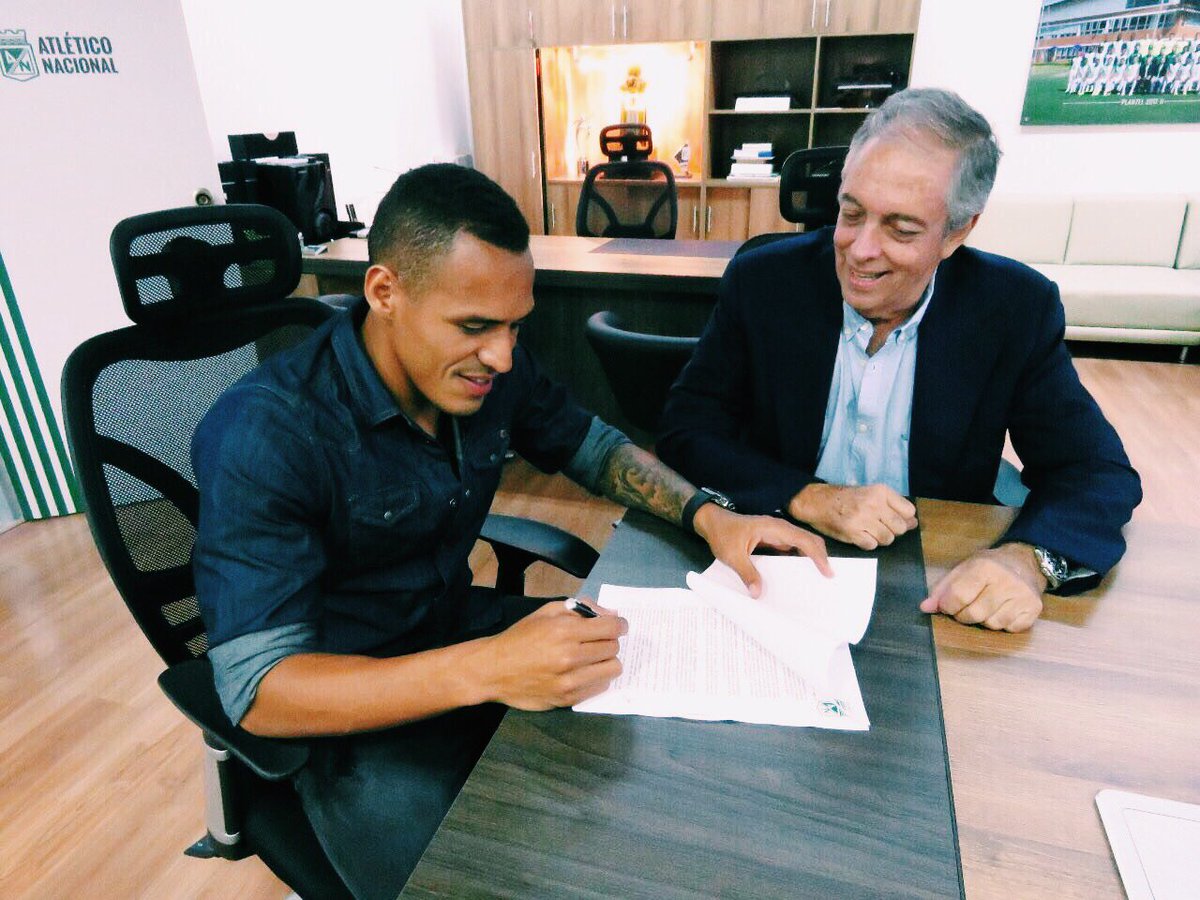 Mi cuerpo y mi alma desbordan alegría, es una bendición de Dios poder firmar por un año más con esta institución que tanto me ha dado, y en la cual he dejado y seguiré dando lo mejor de mí. ¡VAMOS LOS VERDES, SOY DEL VERDE SOY FELIZ! #actitudpositiva #siempreconDios 🙏🏾⚽️💚