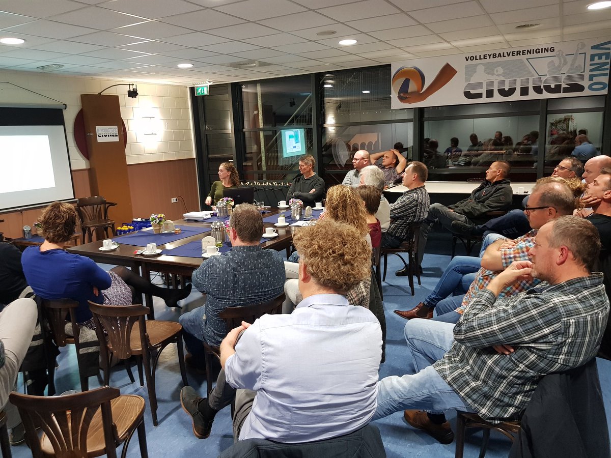 _KoenHendriks's tweet photo. Zeer mooie outcome uit het Volleybalcafé van @volleybalnl met @SusanRaijmakers. Veel ideeën en kansen voor invullen side event @Volley_2018 in @Sportregionl met Zitvolleybal en beachvolleybal. @gemeentevenlo @Clubtotaal @nevobo @limburg @TIGsports https://t.co/ZoB1Jo7US2