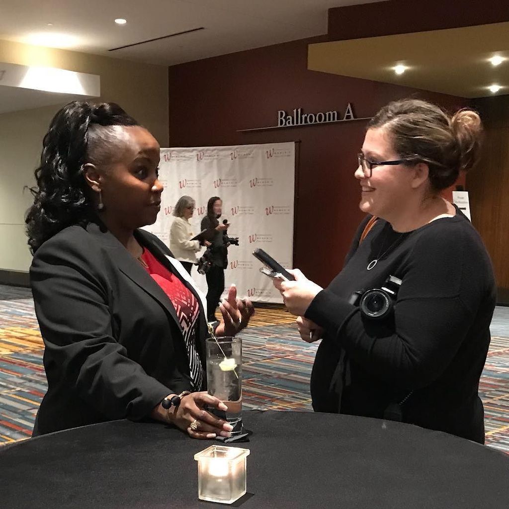 CTWomen's tweet photo. Inductee Major Regina Rush-Kittle speaks with Amy Ellis from @hartfordcourant.
•
#cwhf2017 https://t.co/bHhRqHJp1K https://t.co/3xq5QfA7uY