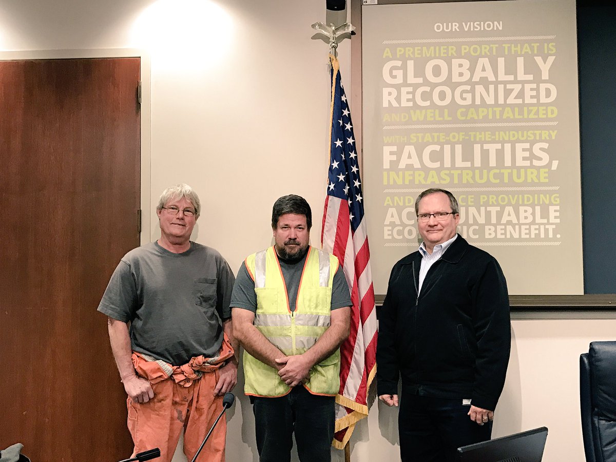 We are so proud of, and grateful for, the many port employees who served our nation in the military. Thank you to all veterans for your service! 🇺🇸