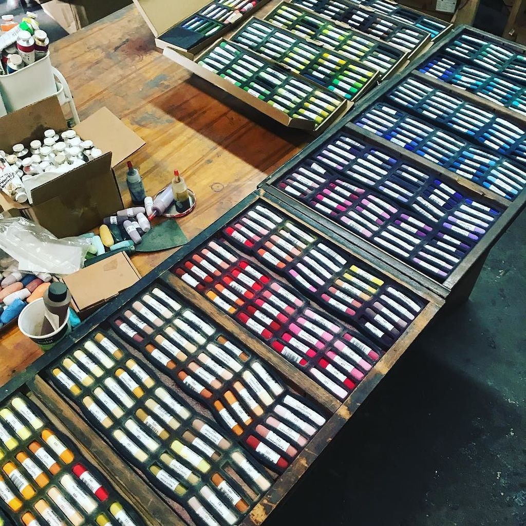 studiomccann's tweet photo. Mmmmm, pastels galore. So many colors. #chalkart #chalk #mountvisionpastels #mountvision https://t.co/iLOHVGjyKl https://t.co/ZM34QP0xfk