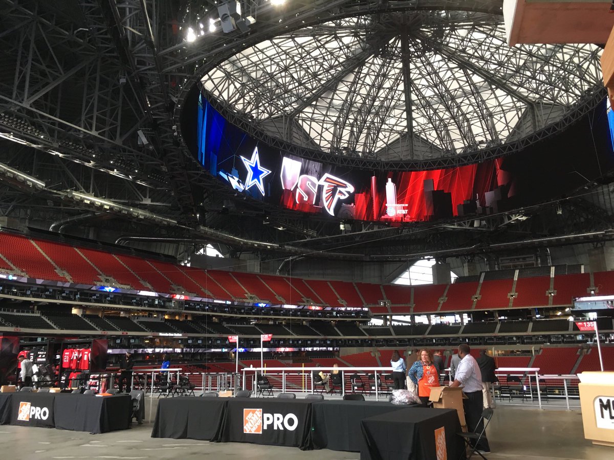 MarkHamelin's tweet photo. #letsdothis
@peakproducts ready to go at the Atlanta PRO MAE event
#peakaluminumrailing
#PROstrong
#DIYeasy https://t.co/YzhlDvh8u1