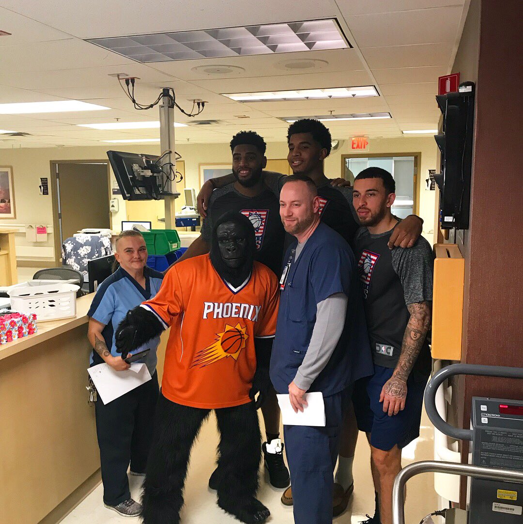 SunsCommunity's tweet photo. All smiles here at the Carl T. Hayden VA Medical Center! Thanking our veterans as we get ready for Military Appreciation Night this Saturday! #HoopsForTroops #SunsCommunity #ThisIsWhyWePlay https://t.co/M8bHubhMFo