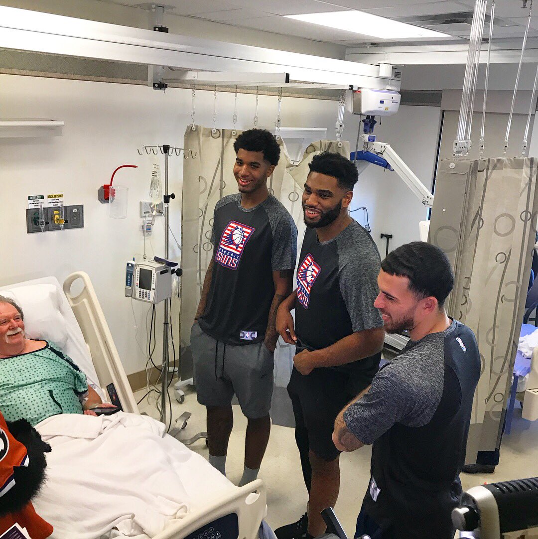 SunsCommunity's tweet photo. All smiles here at the Carl T. Hayden VA Medical Center! Thanking our veterans as we get ready for Military Appreciation Night this Saturday! #HoopsForTroops #SunsCommunity #ThisIsWhyWePlay https://t.co/M8bHubhMFo