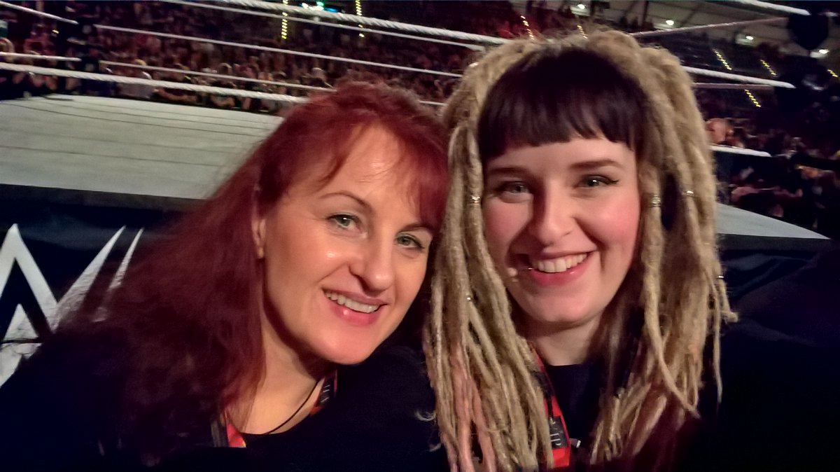 automotor16's tweet photo. @WWESheamus The Hawk master says awesome😍 Thank you for the great show in #wweleipzig  , #TheBar #Sheasaro 💋 you are the best. https://t.co/m0s24h2fWH