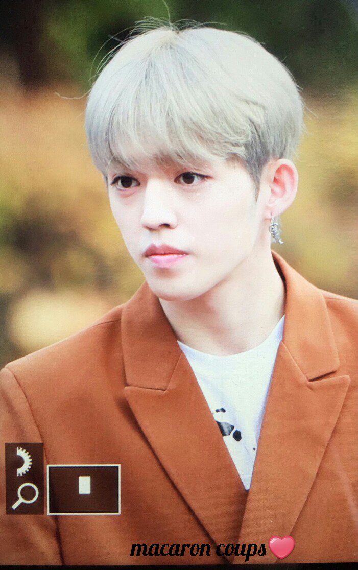 scoupsnet's tweet photo. 171110 출근길

#에스쿱스 #최승철 #SCOUPS @pledis_17 #세븐틴 https://t.co/0ucVBTlv4A