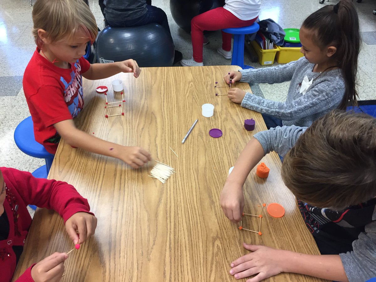 paulamott13's tweet photo. Building our way through #SolidFigures #HandsOn @Seesaw @CookePrincipal @CourtBoyce18 @vbschools https://t.co/KimEINQijo