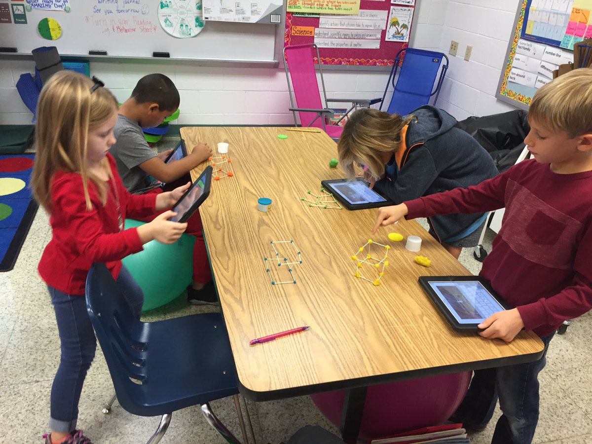 paulamott13's tweet photo. Building our way through #SolidFigures #HandsOn @Seesaw @CookePrincipal @CourtBoyce18 @vbschools https://t.co/KimEINQijo