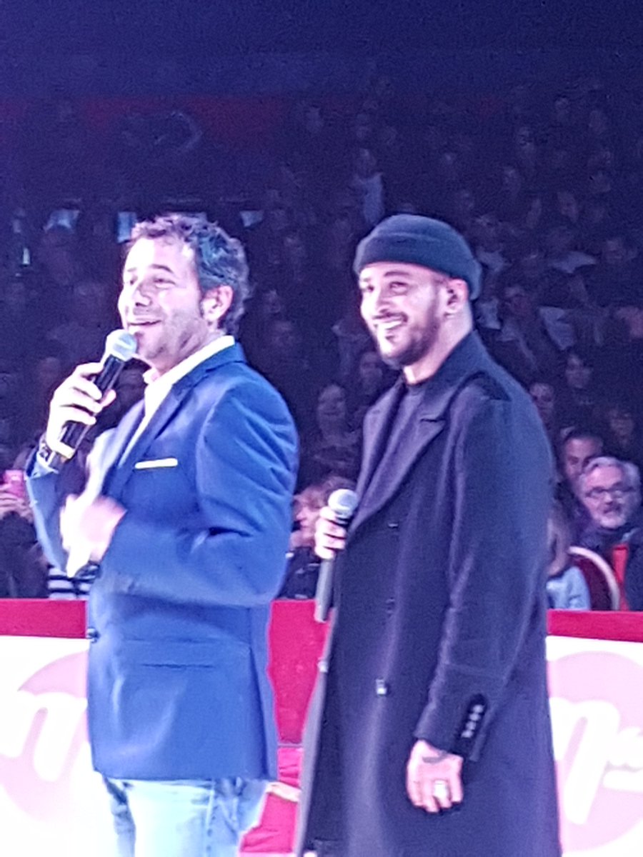 celine69's tweet photo. @Slimaneoff super prestation ce soir a Lyon!  Avec un super animateur @bernard_montiel https://t.co/YZIOX70NYG