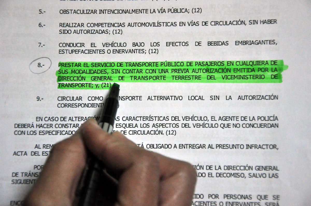 VMTElSalvador's tweet photo. @VMTElSalvador espera que UBER cumpla con el marco legal para operar. https://t.co/uR0OW5ivtK