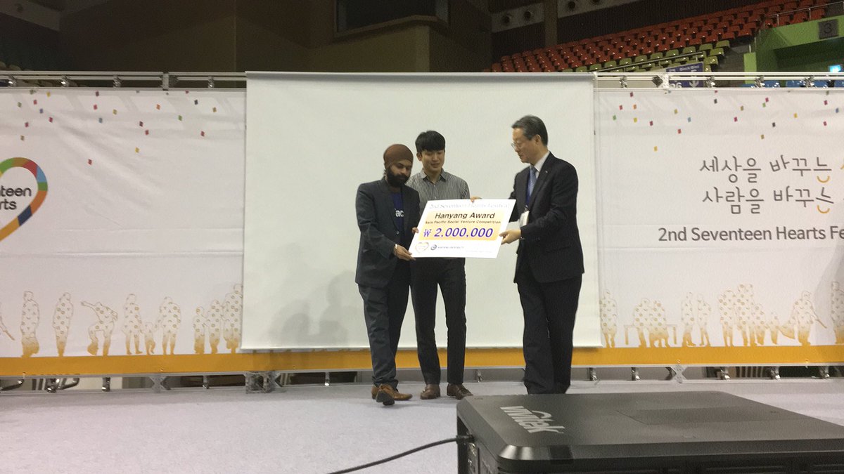 sagared's tweet photo. Wonderful feeling to win best startup idea at #HanyangUniversity during the #17HeartsFestival in #Seoul. Thank you Dr. Lee Young-moo, President Hanyang University for this opportunity. Looking forward to the next steps for #MetaFact as we build our model to combat #Fakenews https://t.co/ntmrNmmh1S
