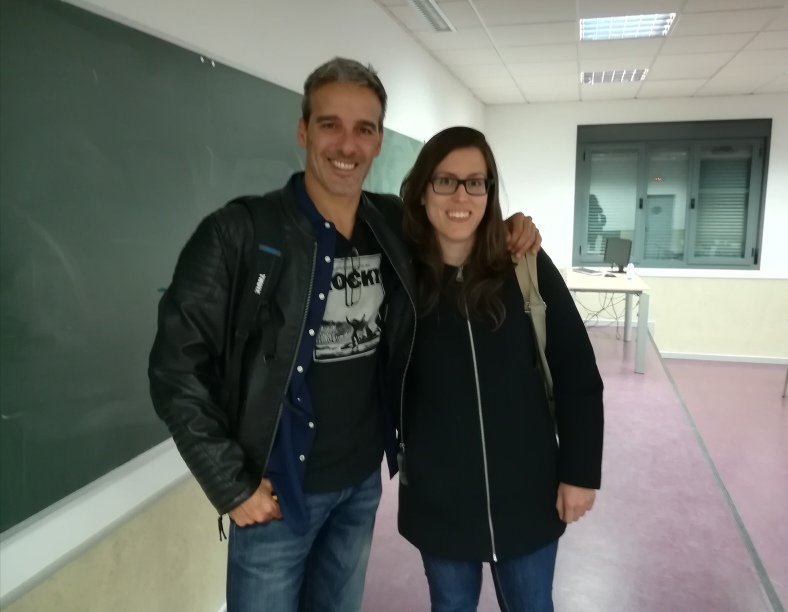 MSol_TICs's tweet photo. Clase con @davidcpvm, todo un honor. “No hay nada más bonito que ser profe”. Gracias! 😀 https://t.co/m0jfIaZP0m